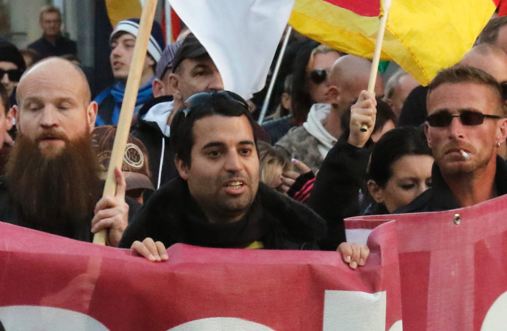 Khazaeli bei einer neonazistischen „Merkel muss weg“-Demonstration in Berlin